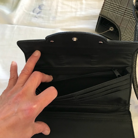 NWOT handbag set - Picture 4 of 4